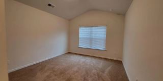 Room in 3 Bedroom Home at Guildford Hill Ln Gallery 9