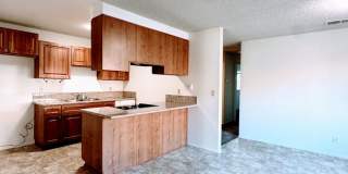 Charming 2-Bedroom Duplex with Large Fenced Yard & Attached Garage Charming 2-Bedroom Duplex with Large Fenced Yard & Attached Garage Gallery 6