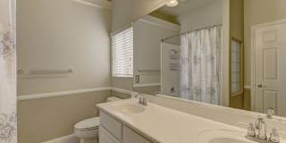 5 bed / 3 bath / 3 car with Pool & Spa Gallery 21