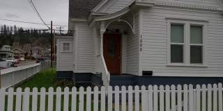 Come take a look at this historical home in downtown Roseburg! Gallery 1