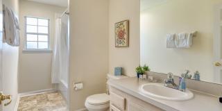 Peaceful Pond-Front Retreat | Family-Friendly 3BR Furnished Home Gallery 24