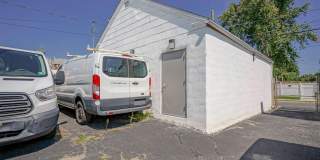 208 N BROADWAY Gallery 29