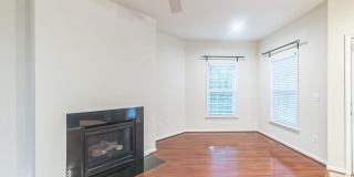 42385 TRELLIS Square Gallery 10