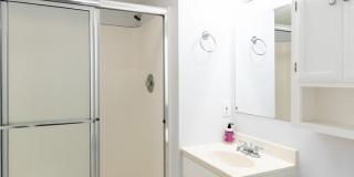 4 Bed home in Olathe- Quick access to I-35 Gallery 33