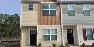 Beautiful end unit - 2 bedroom 2.5 bath townhome - Holly Ridge Gallery 1