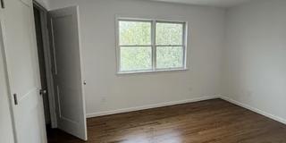 140 Rockwell St Gallery 14