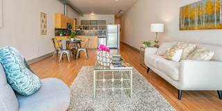 Beautiful 1 Bed 1 Bath in Denny Triangle Gallery 6