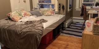 4beds 1.5bath in Somerville is available in 9/1 Gallery 8