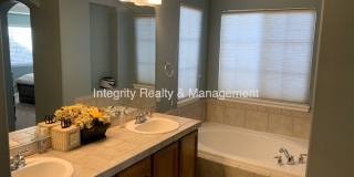 5 Bed/2.75 Bath, 1983 Sqft - 3025 Redhaven Way Gallery 4