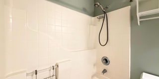 Renton Condo with Private Patio, Pool & Covered Parking! Gallery 9