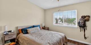 Spacious 2BR Condo Finished Basement in Aurora Gallery 19