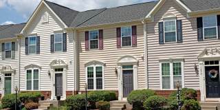 Dog-Friendly Pavilions at Pantops Townhome With Garage Gallery 1