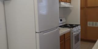 Bright & Spacious Unit in the Heart of Burbank – Utilities Included! Gallery 1