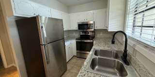 Excellent Location! 3 Bed 2.5 Bath Townhouse! Excellent Location! 3 Bed 2.5 Bath Townhouse! Gallery 6
