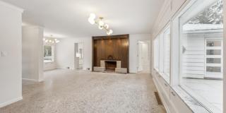 2185 W Lincoln Gallery 11
