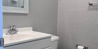 2 bed/1.5 bath town home with covered parking Gallery 6