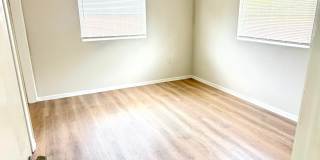 2 Bed/1 Bath AVAILABLE NOW! Gallery 13