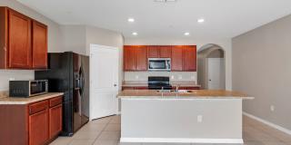 Sunny, Move-In Ready 4-Bed Home in Winter Haven with Modern Finishes and Two-Car Garage Gallery 18