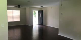 Come see this beautiful 3/2 1243 sq ft home Gallery 10