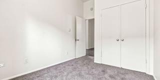 2 Bed, 1 bath Available! Gallery 7