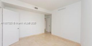 16275 Collins Avenue Gallery 16