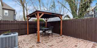 106 E Gates Street Gallery 31