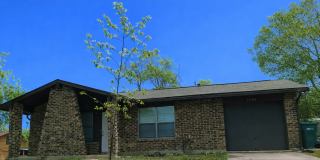 Well-Maintained Home with Modern Features in Prime Live Oak Location Gallery 1