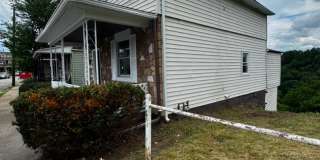 Comfortable 3BR Home in Munhall Gallery 4