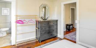 Renovated 2 Bedroom + Den w/ Private Garden Access Renovated 2 Bedroom + Den w/ Private Garden Access Gallery 13