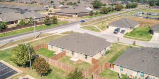 Pet-Friendly 3-Bed Home – Move-In Ready with Garage Gallery 39