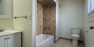 Updated 4BR / 2 Bath Home with off-street parking! Gallery 18