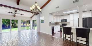 Waterfront Luxury Living – 4 Bed / 3 Bath – Over 2,600 Sq Ft Gallery 16