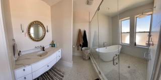 Luxury 5 Bedroom Townhouse Gallery 11