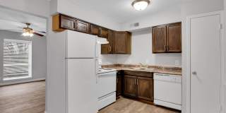 Glen Oaks Apartments Gallery 5