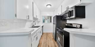 351 S. Manhattan Pl. Gallery 22