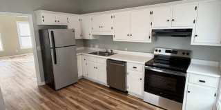 2 bedroom, new floors, walkable! Gallery 1