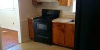 3 bedroom house in Fulton Hill! Laundry, Central HVAC All electric, big fenced yard, hardwoods Gallery 9