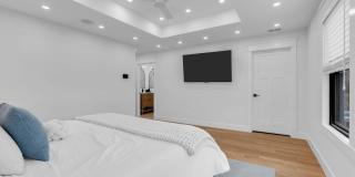 2017 5th Avenue Gallery 17