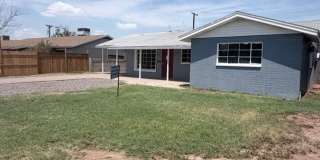 **Spacious 4 Bedroom Home in the Heart of Tempe!** **Spacious 4 Bedroom Home in the Heart of Tempe!** Gallery 1