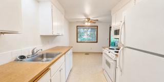 Charming Gresham Gem on a Quiet Cul-de-Sac – Attached Garage & Convenient Location! Gallery 9