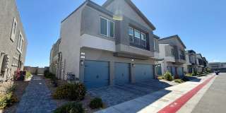ELEGANT 2BED, 2BATH TOWNHOME! Gallery 1