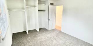 New Listing! 3 bedroom House! Gallery 45
