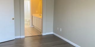 Remarkable totally renovated 2bed 2bath townhome is SW Las Vegas Gallery 21