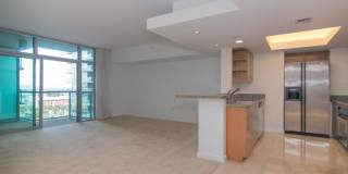 13700 Marina Pointe Drive Gallery 2