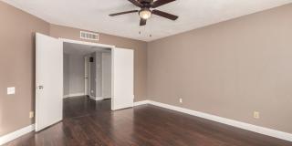 Fantastic Chandler Home Without Carpet! Gallery 12