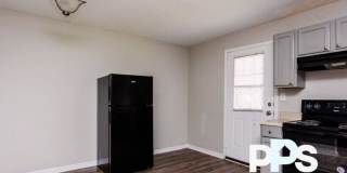 1126 Maple St Gallery 6