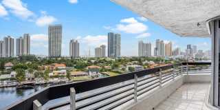 19195 NE 36th Ct Gallery 24