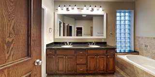 Beautiful 4 Bedroom 3 Bath in Edmond Schools Gallery 12