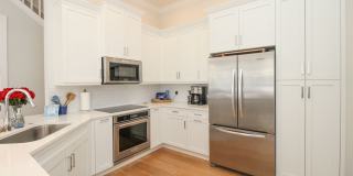 ****DOWNTOWN NAPLES*** SEASONAL***BEAUTIFUL VILLAS NAPOLI****NOW AVAILABLE*** Gallery 21