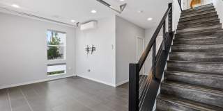 Beautiful three story live/work townhome in Westside Costa Mesa! Gallery 8